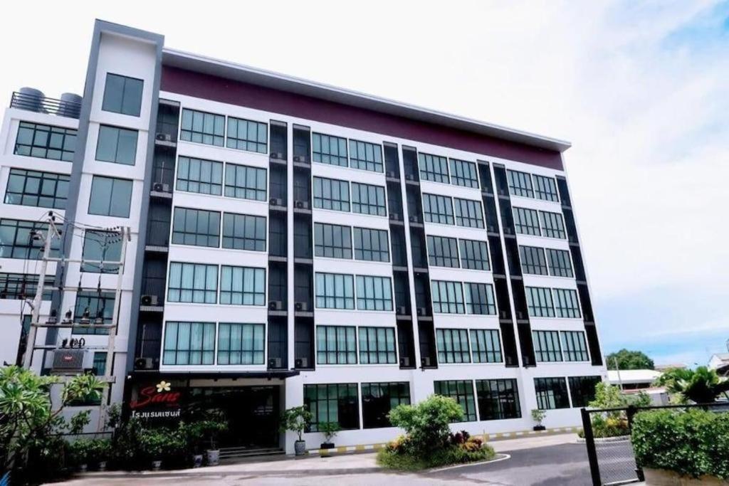 Sans Hotel Ratchaburi Exterior foto