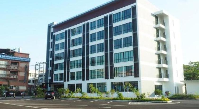 Sans Hotel Ratchaburi Exterior foto